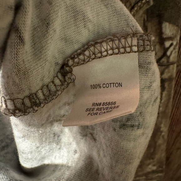 Realtree Xtra Camo Women’s Medium Long Sleeve Shirt - Picture 5 of 5